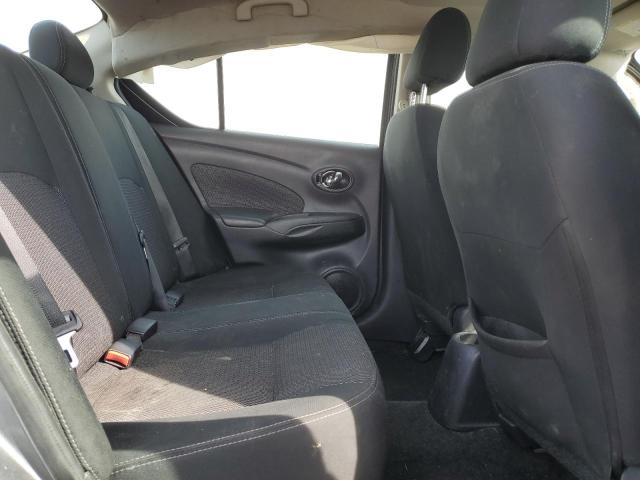 3N1CN7AP6KL818697 - 2019 NISSAN VERSA S GRAY photo 10