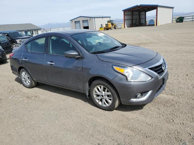 3N1CN7AP6KL818697 - 2019 NISSAN VERSA S GRAY photo 4