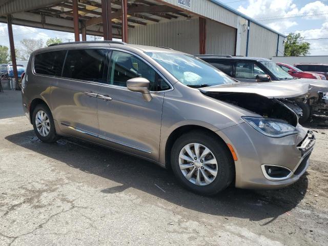 2C4RC1BGXHR810610 - 2017 CHRYSLER PACIFICA TOURING L BROWN photo 4