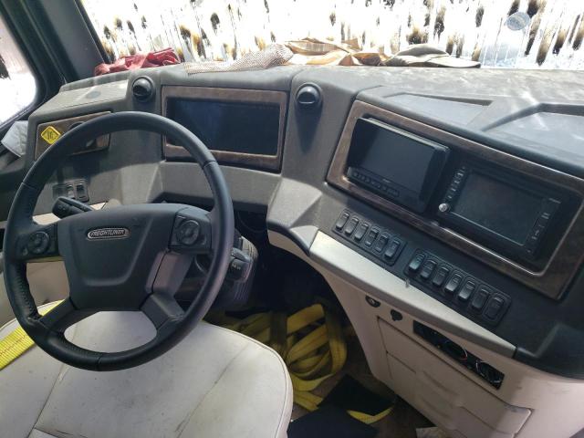 4UZFCHFE3LCLX4569 - 2020 FREIGHTLINER CHASSIS XC ორფეროვანი ფოტო 8