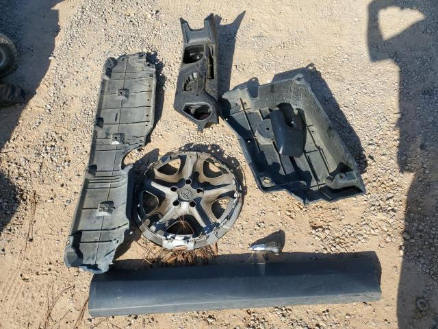 JTMZFREV9JJ725154 - 2018 TOYOTA RAV4 LE ნაცრისფერი ფოტო 13