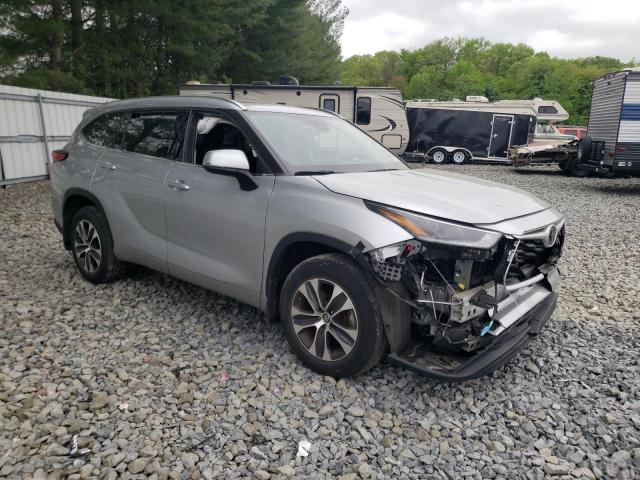 5TDGZRBH1MS114216 - 2021 TOYOTA HIGHLANDER XLE SILVER photo 4