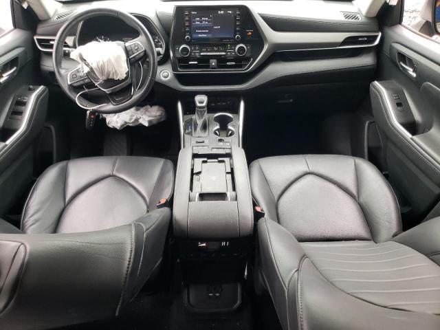 5TDGZRBH1MS114216 - 2021 TOYOTA HIGHLANDER XLE SILVER photo 8