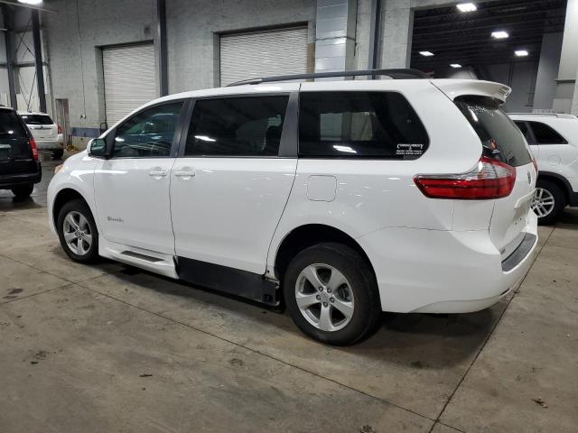 5TDKZ3DC5HS837601 - 2017 TOYOTA SIENNA LE WHITE photo 2