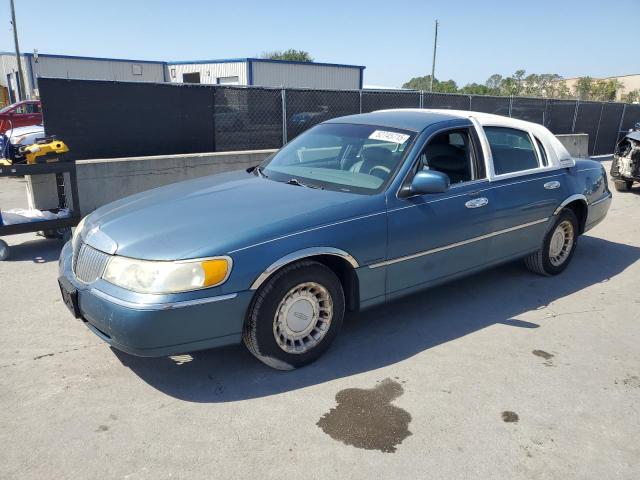 1LNHM81W82Y639350 - 2002 LINCOLN TOWN CAR EXECUTIVE Blau Foto 1