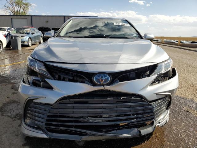 4T1C31AK9NU596263 - 2022 TOYOTA CAMRY LE SILVER photo 5