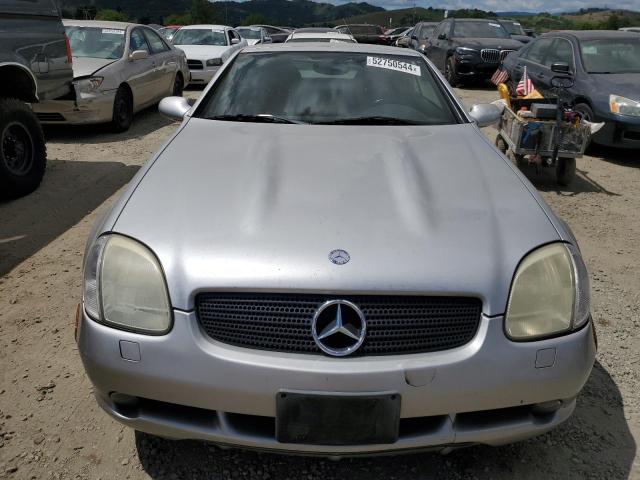 WDBKK47F5XF136473 - 1999 MERCEDES-BENZ SLK 230 KOMPRESSOR SILVER photo 5