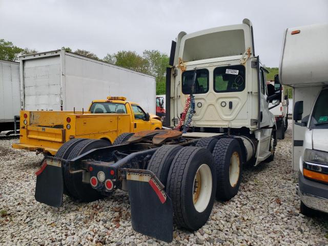 3AKJHLDV4MSMK8675 - 2021 FREIGHTLINER CASCADIA 1 WHITE photo 4