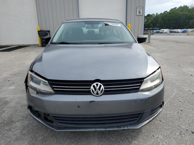 3VW2K7AJ1DM257235 - 2013 VOLKSWAGEN JETTA BASE رمادي صورة 5