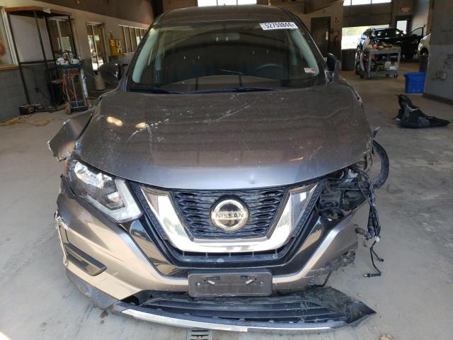 KNMAT2MV3JP504077 - 2018 NISSAN ROGUE S GRAY photo 5