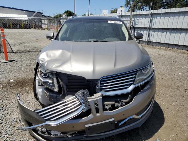 2LMTJ8LP9GBL76397 - 2016 LINCOLN MKX RESERVE 金色 照片 5