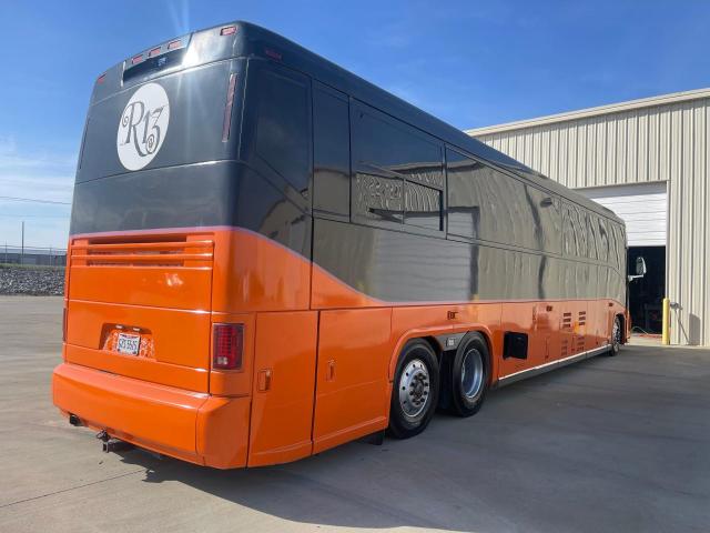 1M8TRPYA0XP060548 - 1999 MOTOR COACH INDUSTRIES TRANSIT BU ORANGE photo 4