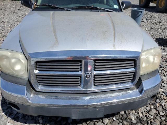 1D7HE48K85S331041 - 2005 DODGE DAKOTA QUAD SLT SILVER photo 11