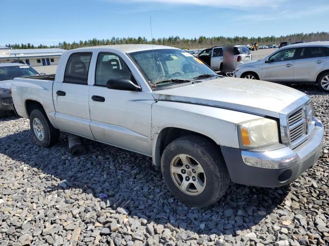 1D7HE48K85S331041 - 2005 DODGE DAKOTA QUAD SLT SILVER photo 4