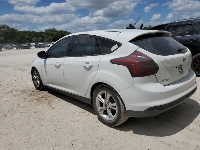 1FADP3K2XEL260365 - 2014 FORD FOCUS SE WHITE photo 2