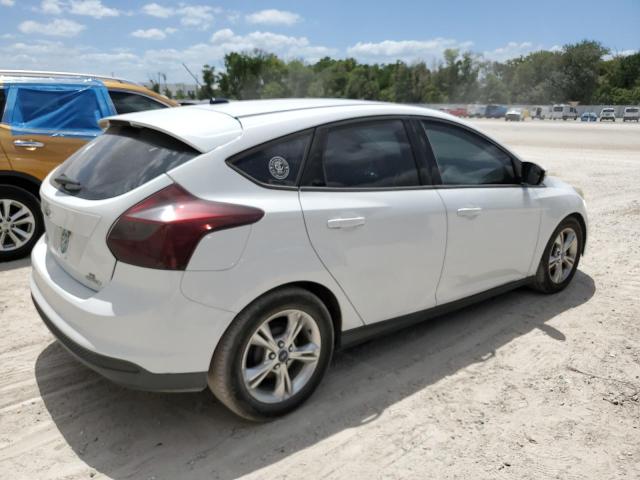 1FADP3K2XEL260365 - 2014 FORD FOCUS SE WHITE photo 3