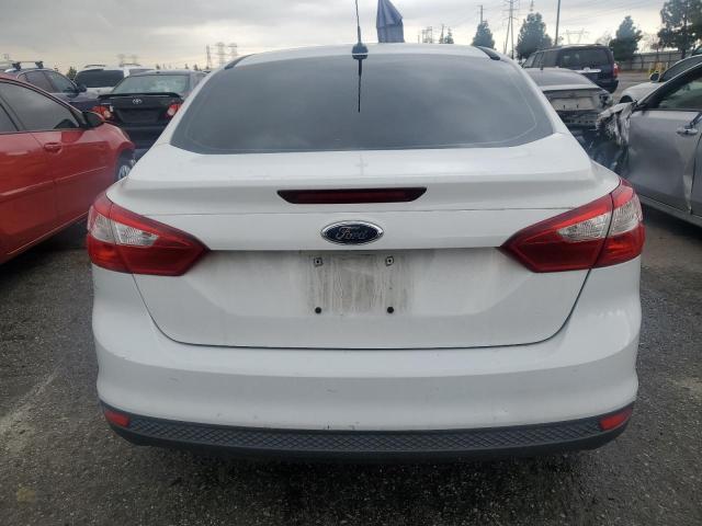 1FADP3F22DL340820 - 2013 FORD FOCUS SE WHITE photo 6