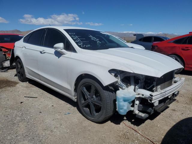 3FA6P0HD3GR144607 - 2016 FORD FUSION SE WHITE photo 4