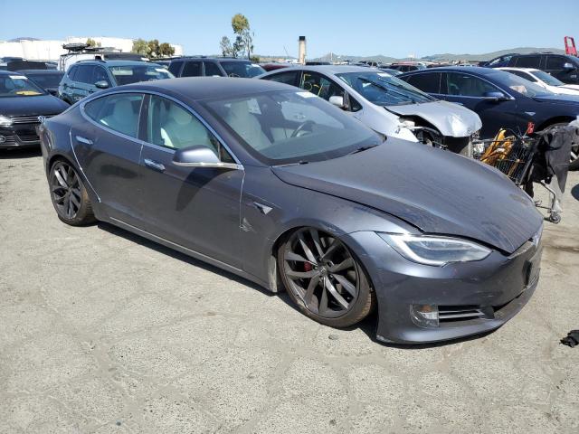 5YJSA1E24HF199752 - 2017 TESLA MODEL S ნაცრისფერი ფოტო 4