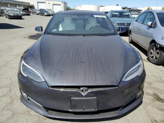 5YJSA1E24HF199752 - 2017 TESLA MODEL S ნაცრისფერი ფოტო 5