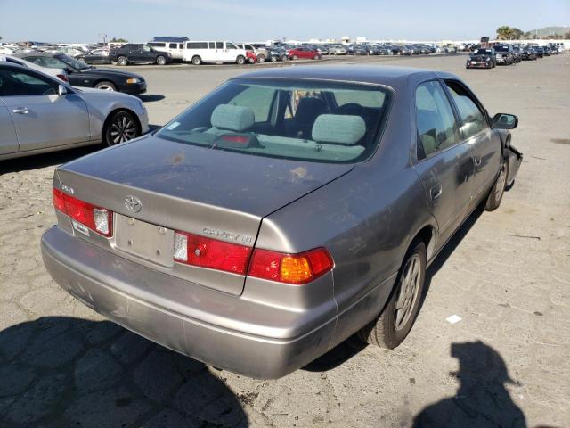 4T1BG22KXYU683775 - 2000 TOYOTA CAMRY CE TAN photo 3