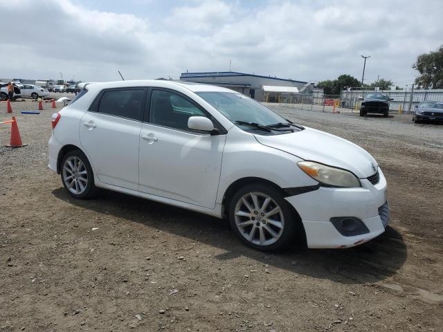 2T1GE40E39C001312 - 2009 TOYOTA COROLLA MA XRS WHITE photo 4