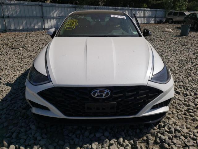 5NPEH4J28MH100832 - 2021 HYUNDAI SONATA LIMITED WHITE photo 5