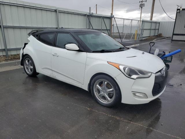 KMHTC6AD7DU123894 - 2013 HYUNDAI VELOSTER WHITE photo 4