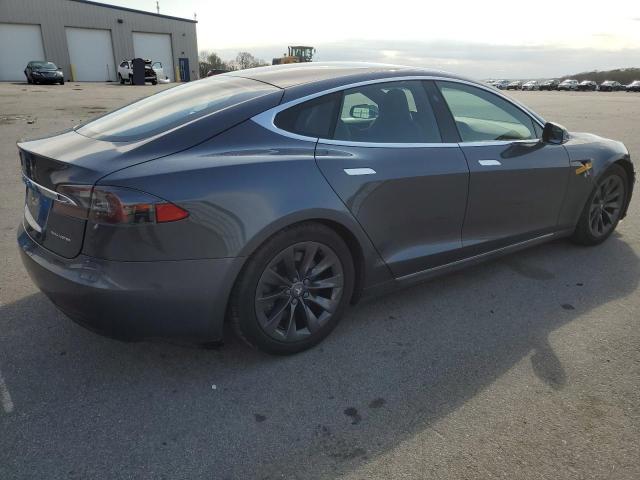 5YJSA1E22KF338655 - 2019 TESLA MODEL S ნაცრისფერი ფოტო 3
