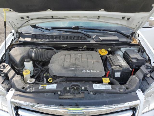 2C4RC1CG2FR578967 - 2015 CHRYSLER TOWN & COU TOURING L WHITE photo 12