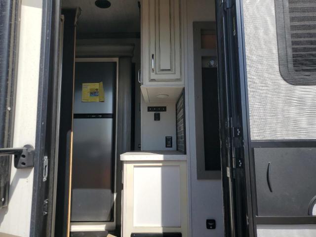 4YDF31225L4702668 - 2020 KEYSTONE MONTANA WHITE photo 6