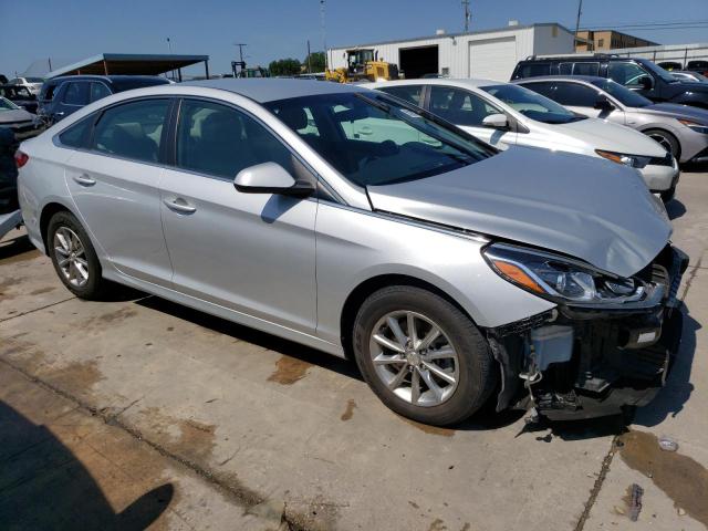 5NPE24AF1KH782793 - 2019 HYUNDAI SONATA SE SILVER photo 4