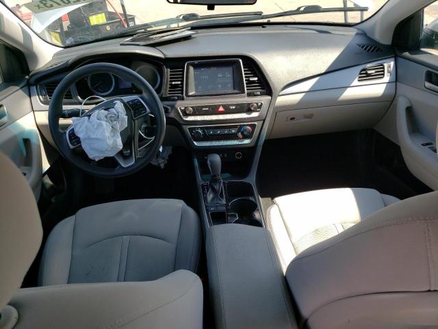 5NPE24AF1KH782793 - 2019 HYUNDAI SONATA SE SILVER photo 8