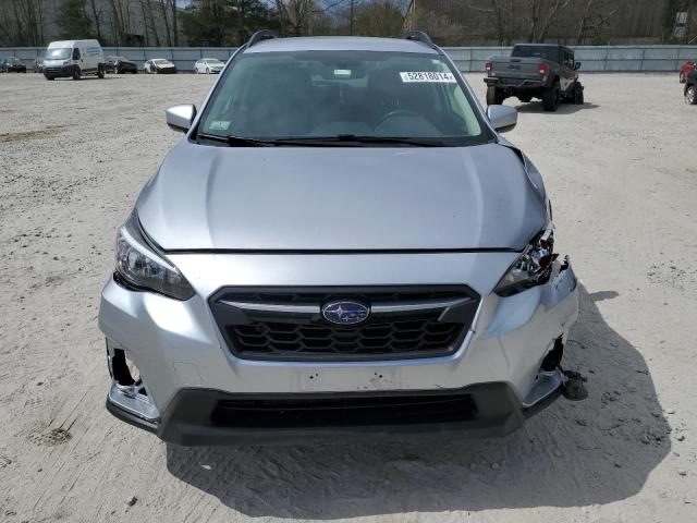 JF2GTADC4J8338747 - 2018 SUBARU CROSSTREK PREMIUM SILVER photo 5