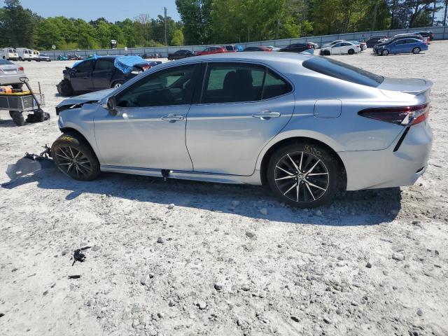 4T1G11AK4RU886004 - 2024 TOYOTA CAMRY SE NIGHT SHADE SILVER photo 2