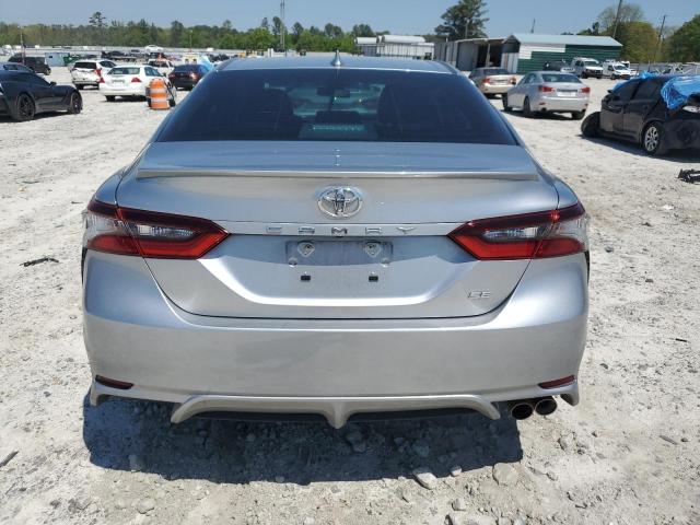 4T1G11AK4RU886004 - 2024 TOYOTA CAMRY SE NIGHT SHADE SILVER photo 6