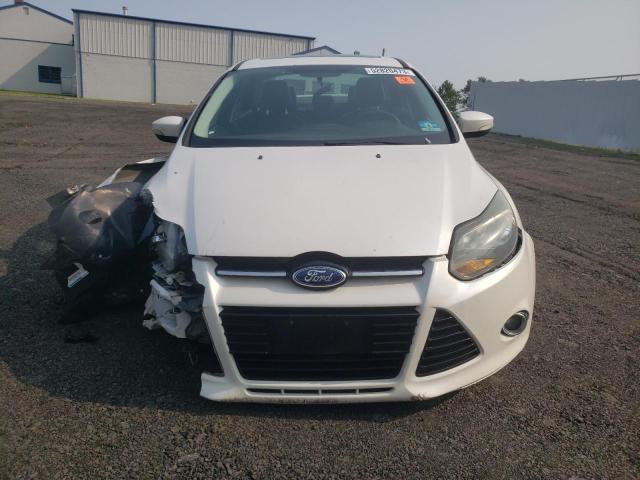 1FADP3J23EL435038 - 2014 FORD FOCUS TITANIUM WHITE photo 5