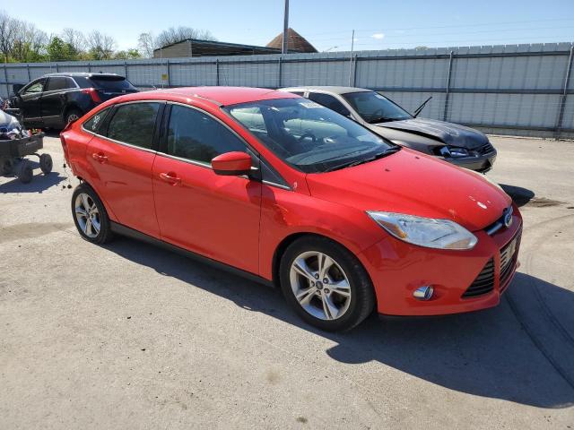 1FAHP3F20CL384427 - 2012 FORD FOCUS SE RED photo 4