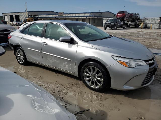 4T1BF1FK8FU974635 - 2015 TOYOTA CAMRY LE SILVER photo 4