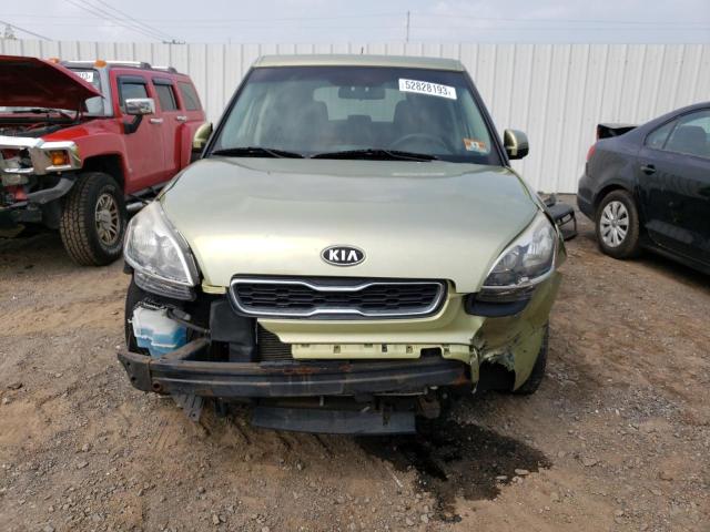 KNDJT2A58C7458673 - 2012 KIA SOUL GREEN photo 5