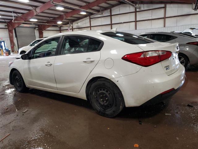 KNAFX4A62G5555011 - 2016 KIA FORTE LX WHITE photo 2