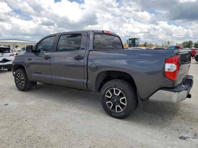 5TFDY5F18JX735048 - 2016 TOYOTA TUNDRA CREWMAX SR5 GRAY photo 2