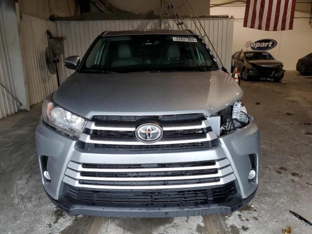 5TDKZRFH4KS568008 - 2019 TOYOTA HIGHLANDER SE SILVER photo 5