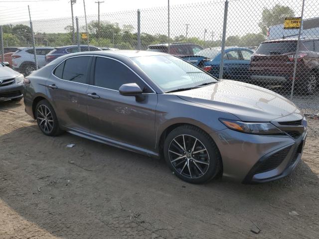 4T1G11AK4MU552550 - 2021 TOYOTA CAMRY SE GRAY photo 4