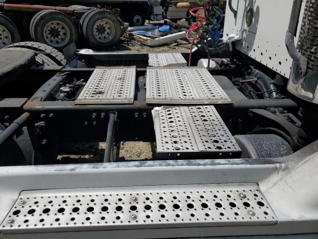 1FUBA8A872PJ90438 - 2002 FREIGHTLINER CONVENTION ST112 WHITE photo 6