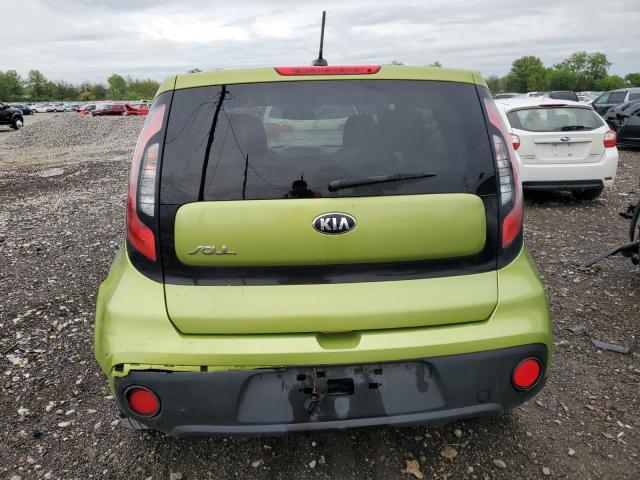 KNDJN2A20J7893460 - 2018 KIA SOUL GREEN photo 6