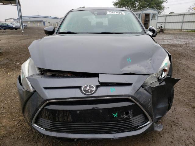 3MYDLBZV8GY138972 - 2016 TOYOTA SCION IA GRAY photo 5