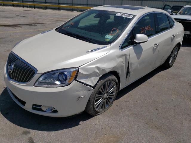 1G4PT5SV2E4214401 - 2014 BUICK VERANO PREMIUM WHITE photo 2