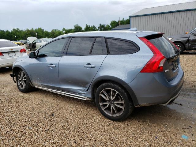 YV440MWK3J2056387 - 2018 VOLVO V60 CROSS PREMIER BLUE photo 2