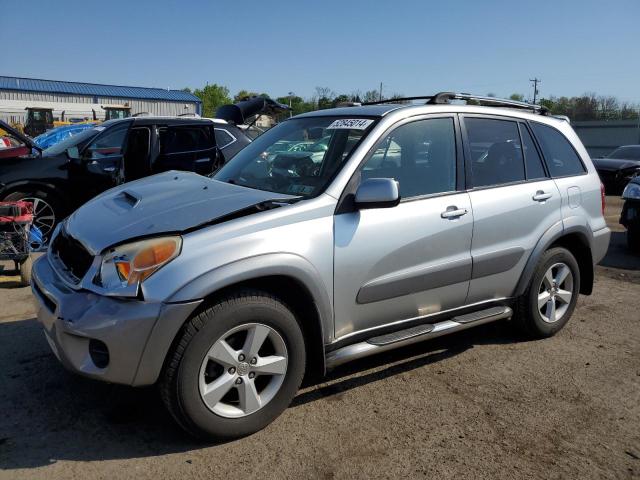 2004 TOYOTA RAV4, 